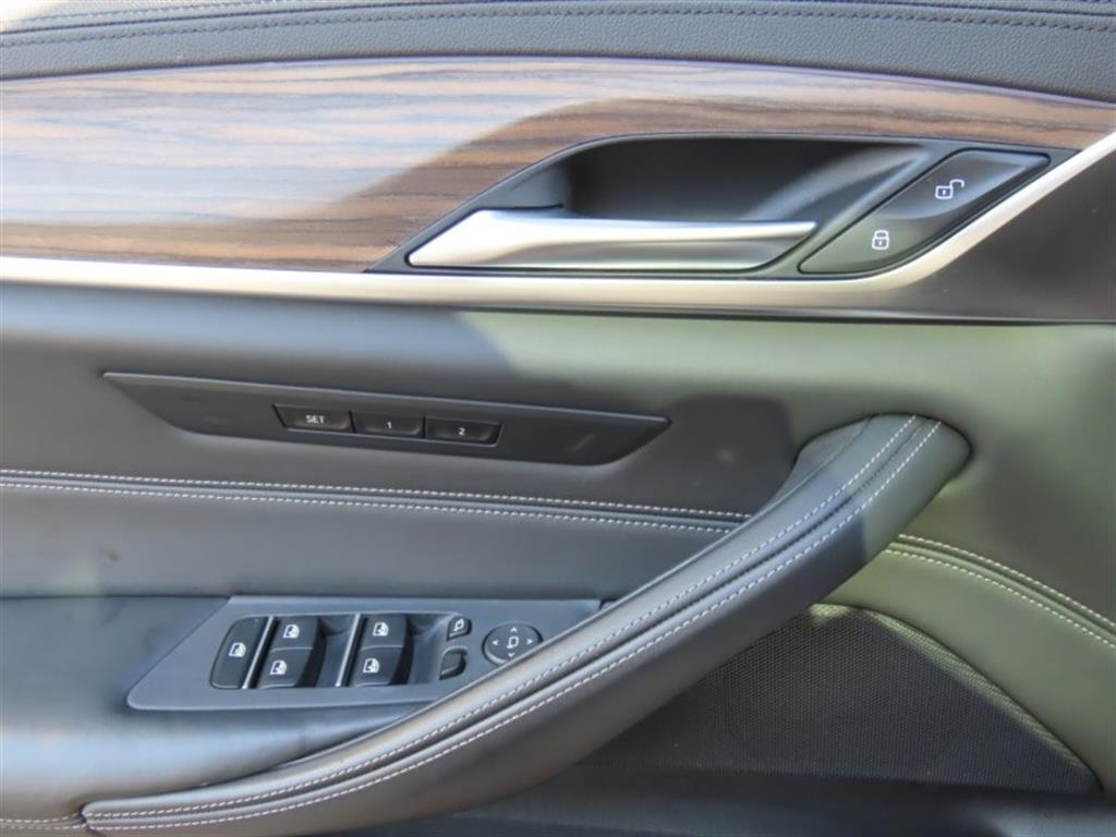 BMW 5시리즈(7세대) 530i xDrive 럭셔리 라인플러스 - 이미지 4