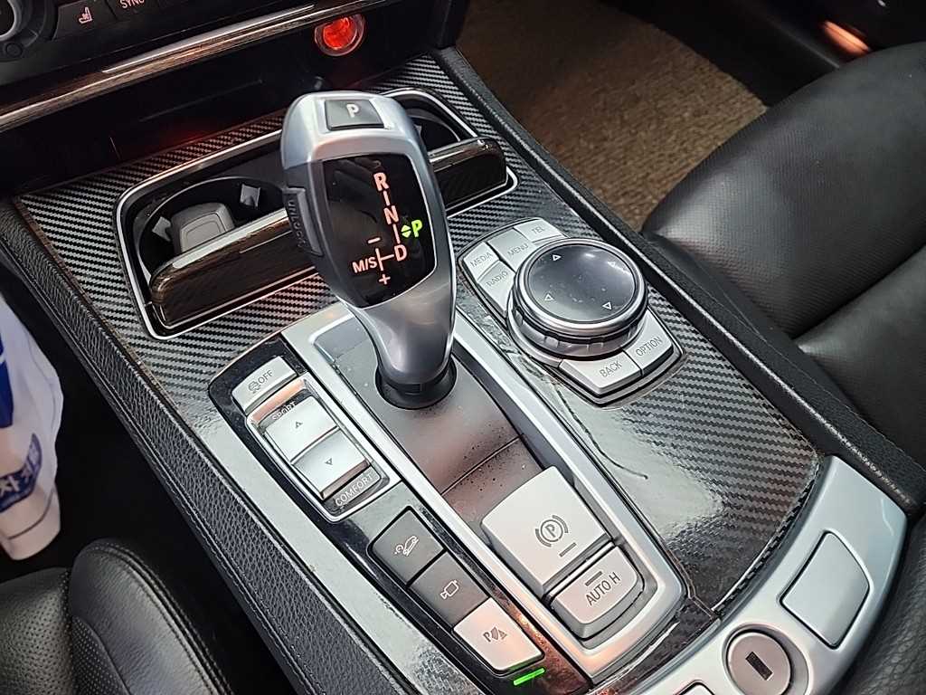 BMW 7시리즈(5세대) 740d xDrive - 이미지 7