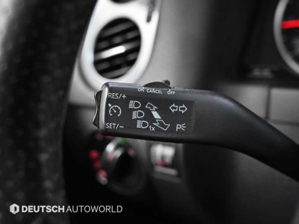 폭스바겐 티구안 2.0 TDI 블루모션 R라인 - 이미지 13