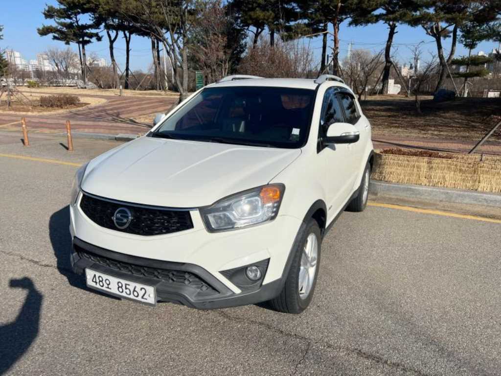 KG모빌리티(쌍용) 뉴 코란도C 2.0 AWD CVT 고급형 - 이미지 4