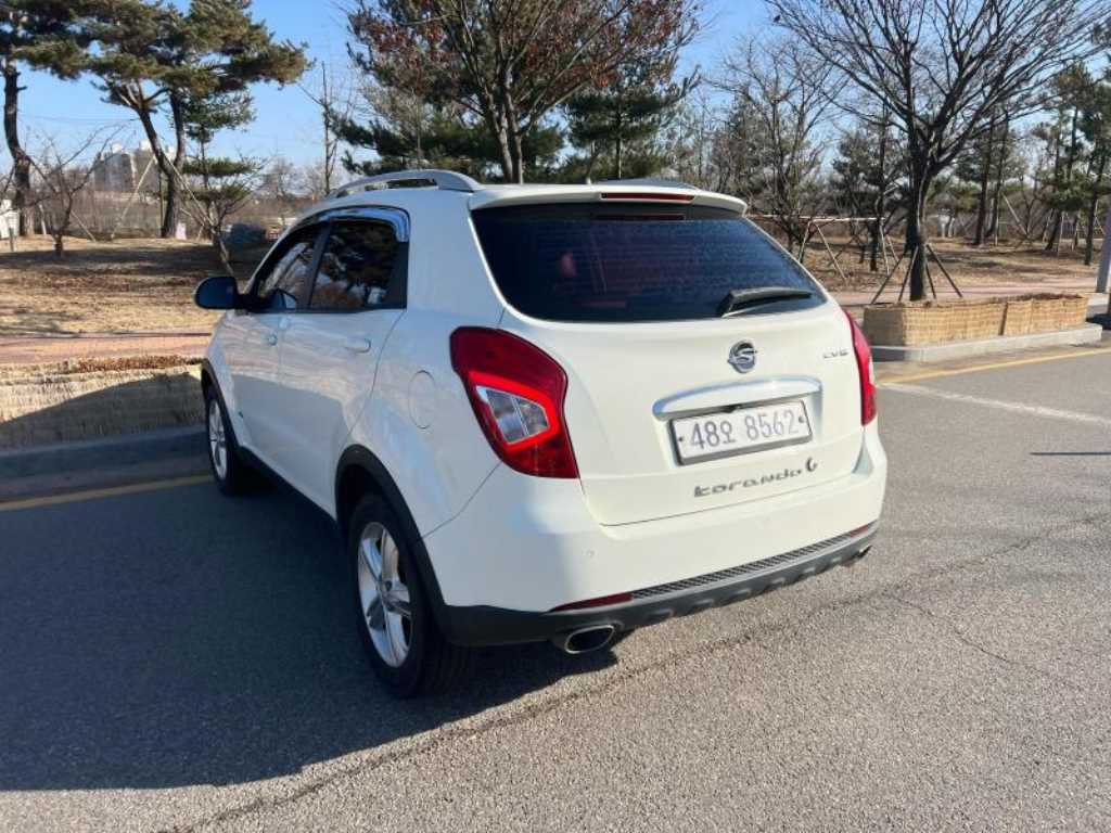 KG모빌리티(쌍용) 뉴 코란도C 2.0 AWD CVT 고급형 - 이미지 8