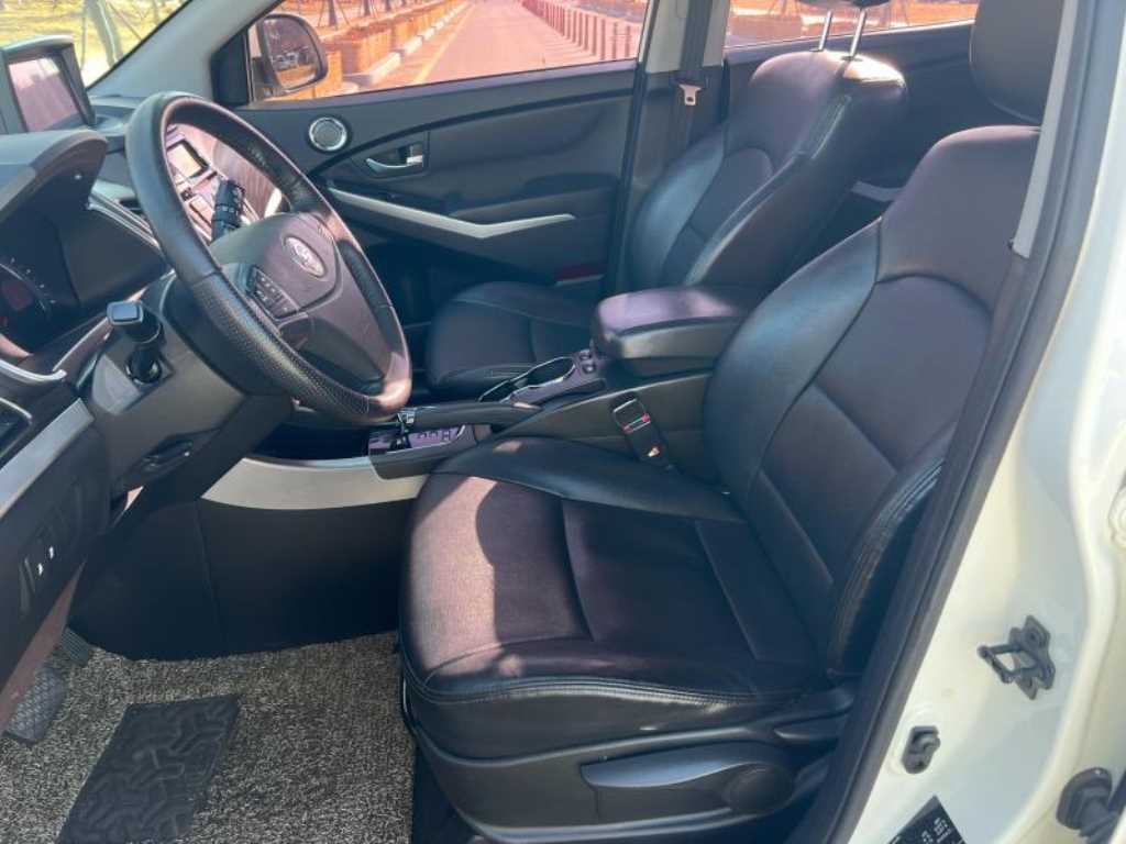 KG모빌리티(쌍용) 뉴 코란도C 2.0 AWD CVT 고급형 - 이미지 18