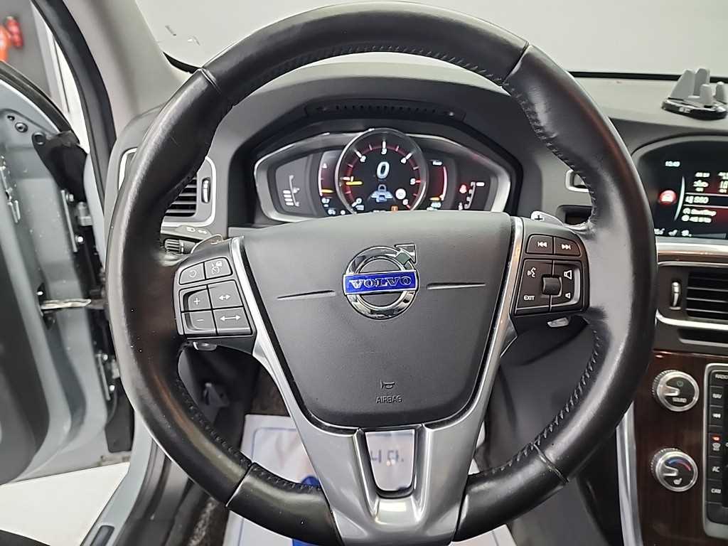 볼보 S60(2세대) D4 섬멈 - 이미지 4