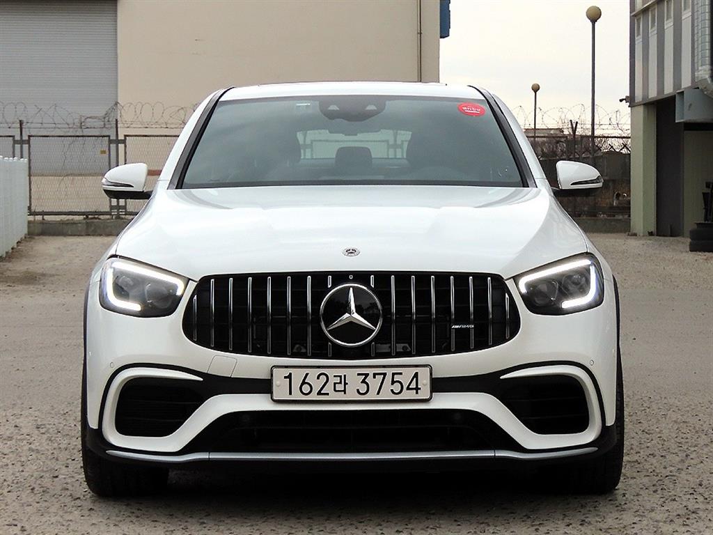 벤츠 GLC클래스 GLC 63 S AMG 4매틱+ 쿠페 - 이미지 4