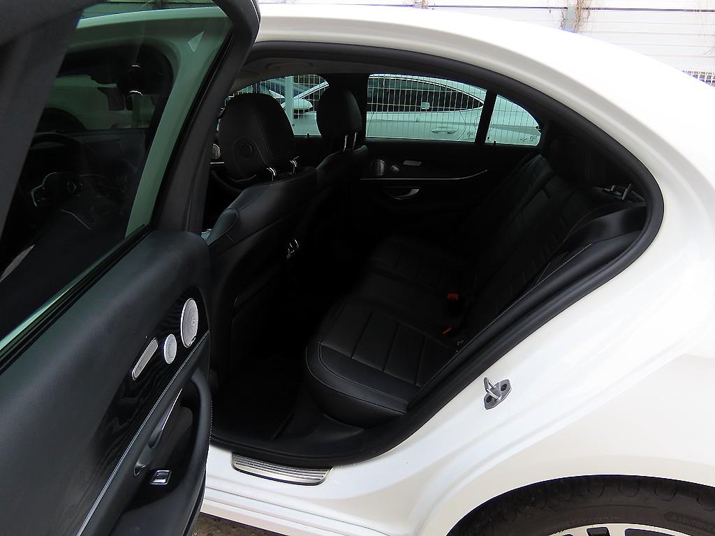 벤츠 E클래스(5세대) E300 아방가르드 - 이미지 10