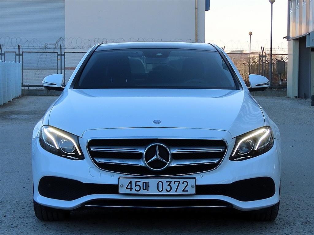 벤츠 E클래스(5세대) E300 아방가르드 - 이미지 6