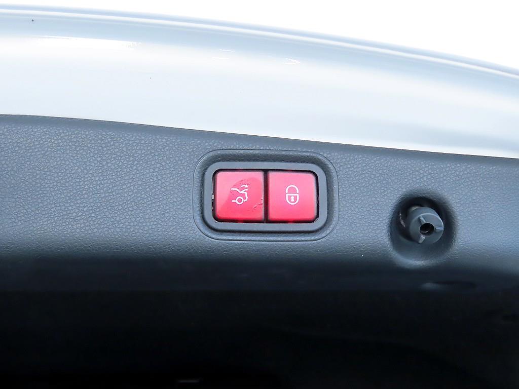 벤츠 E클래스(5세대) E300 아방가르드 - 이미지 12