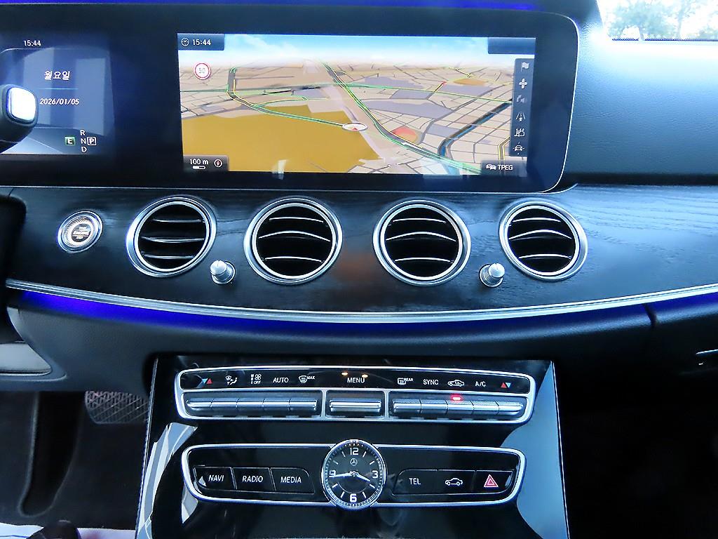 벤츠 E클래스(5세대) E300 아방가르드 - 이미지 15