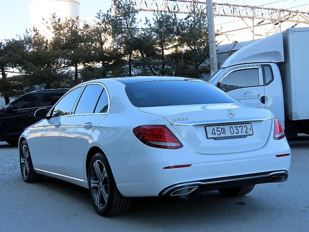 벤츠 E클래스(5세대) E300 아방가르드 - 이미지 19