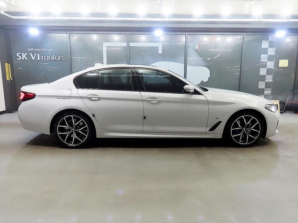 BMW 5시리즈(7세대) 530i xDrive M 스포츠팩