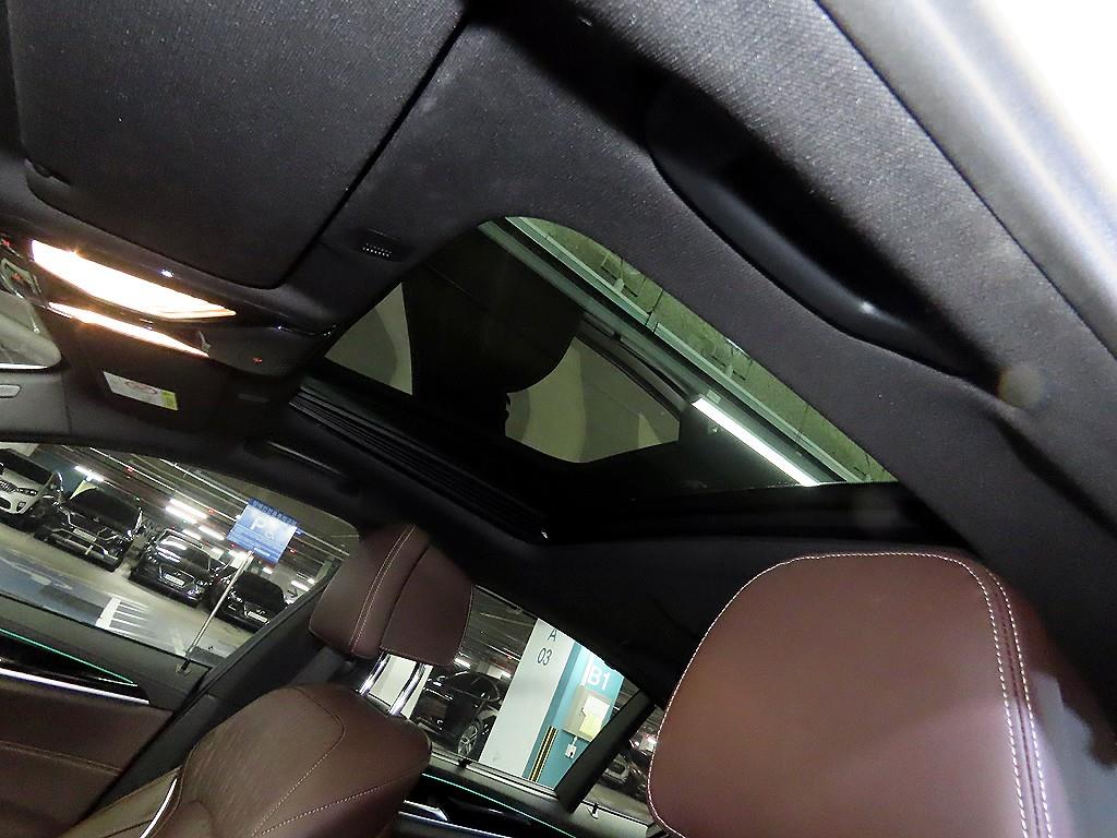 BMW 5시리즈(7세대) 530i xDrive M 스포츠팩 - 이미지 15