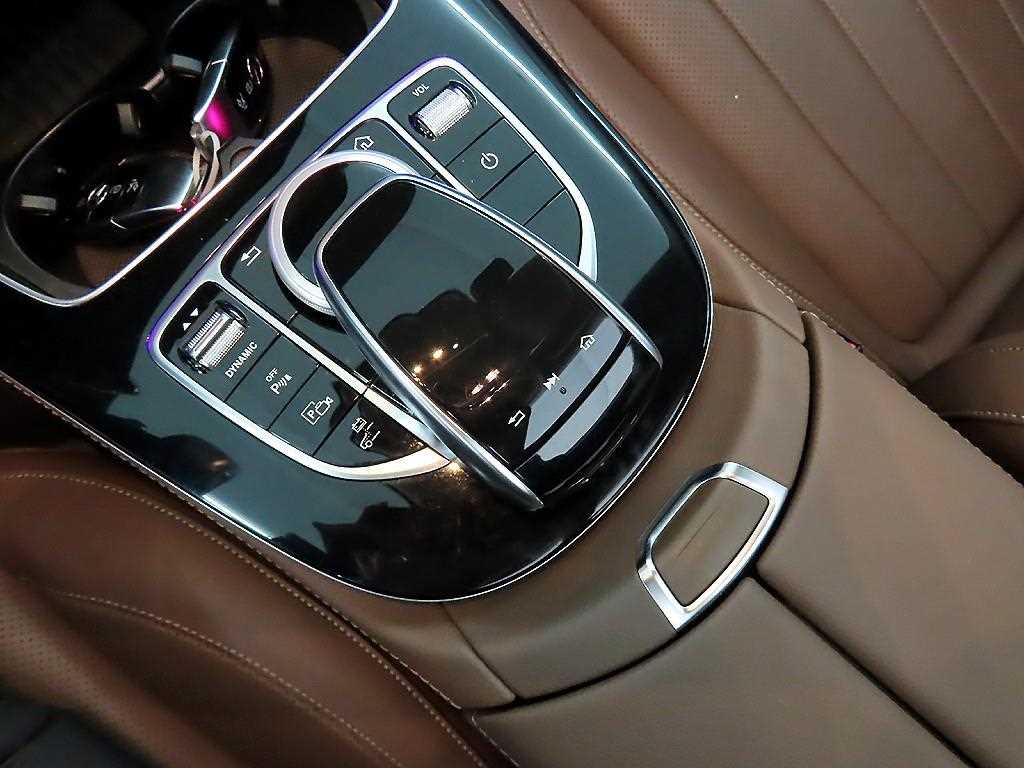 벤츠 E클래스(5세대) E300e 4매틱 익스클루시브 - 이미지 18