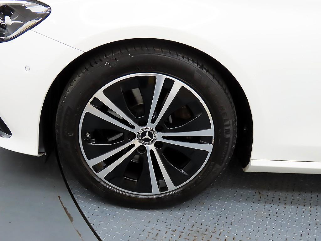 벤츠 E클래스(5세대) E250 아방가르드 - 이미지 2