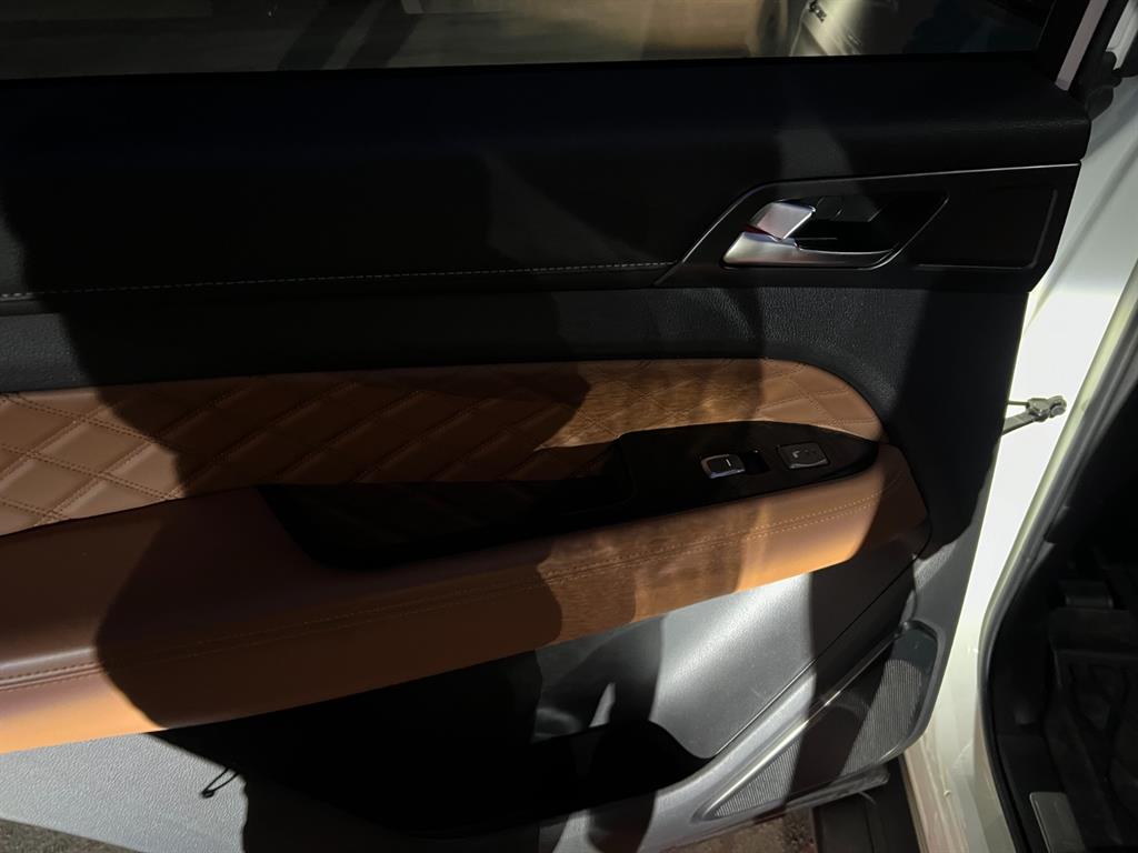 KG모빌리티(쌍용) G4 렉스턴 2.2 4WD 화이트 에디션 - 이미지 2