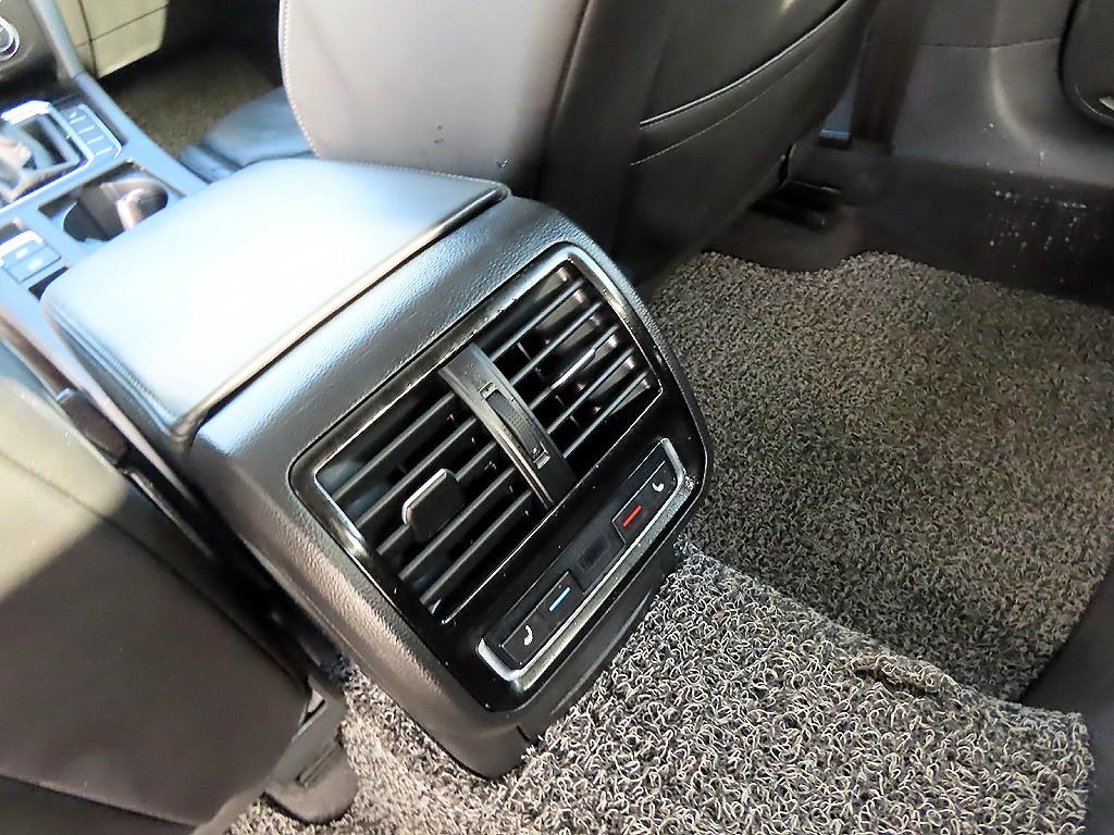 폭스바겐 아테온 2.0 TDI 엘레강스 프레스티지 - 이미지 17