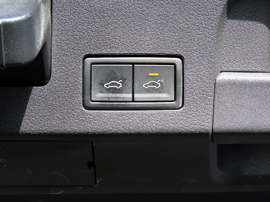 폭스바겐 아테온 2.0 TDI 엘레강스 프레스티지 - 이미지 19