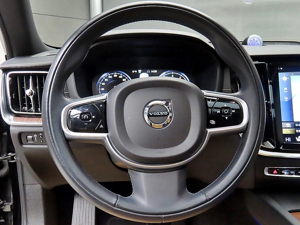 볼보 S60(3세대) 2.0 B5 인스크립션 - 이미지 13