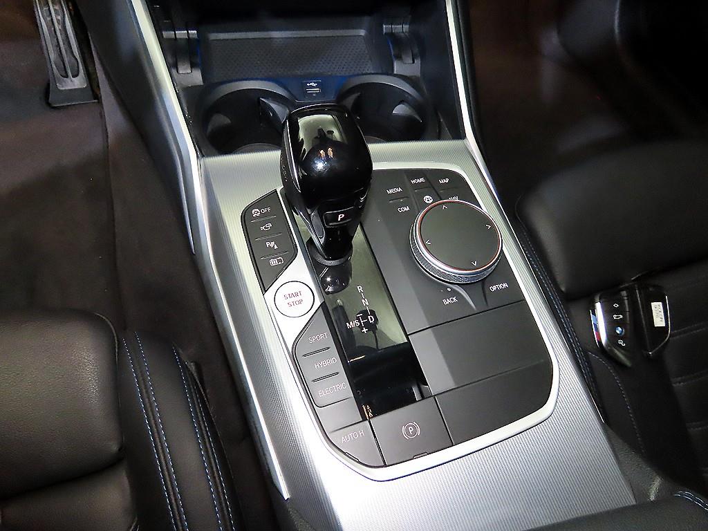 BMW 3시리즈(7세대) 330e M 스포츠 팩 - 이미지 16