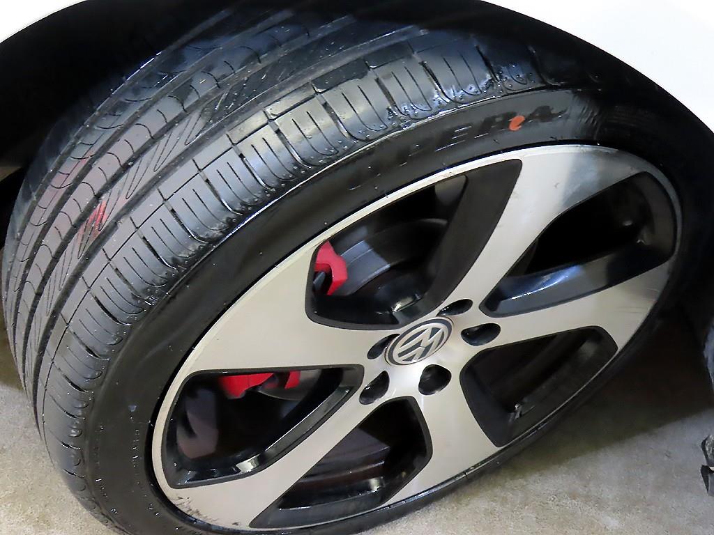 폭스바겐 골프(7세대) 2.0 GTI - 이미지 2