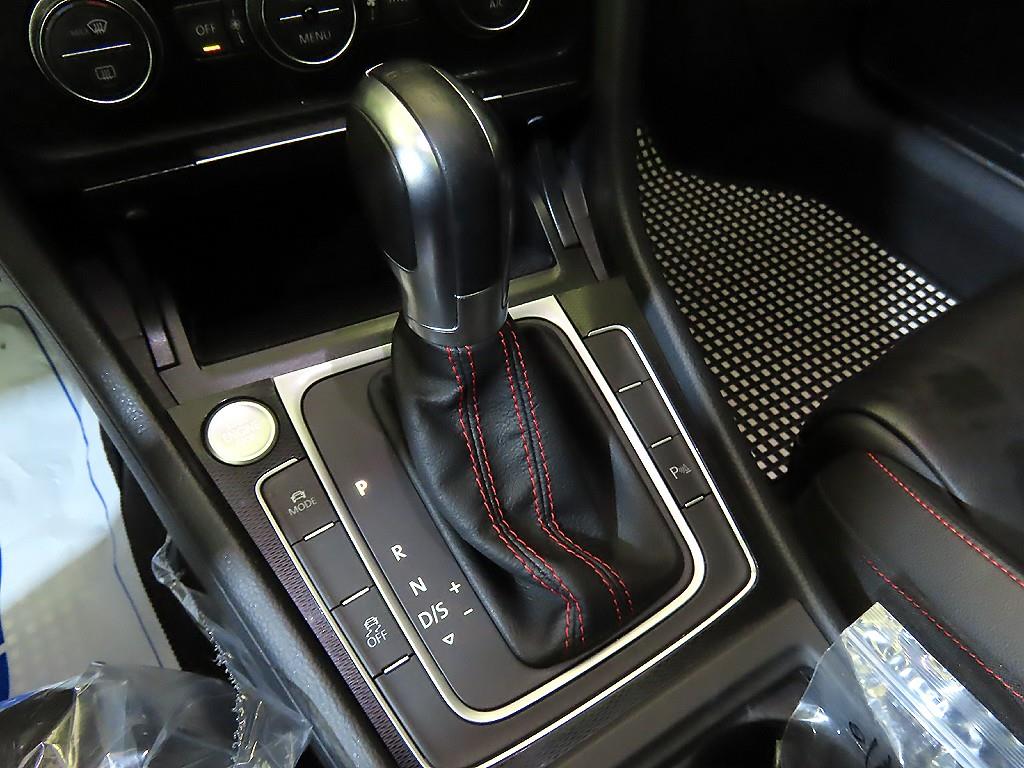 폭스바겐 골프(7세대) 2.0 GTI - 이미지 9