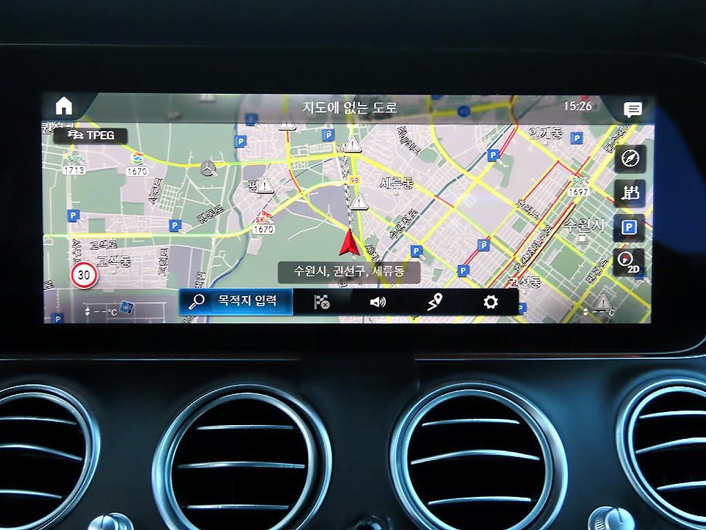 벤츠 E클래스(5세대) E220d 4매틱 AMG 라인 - 이미지 8