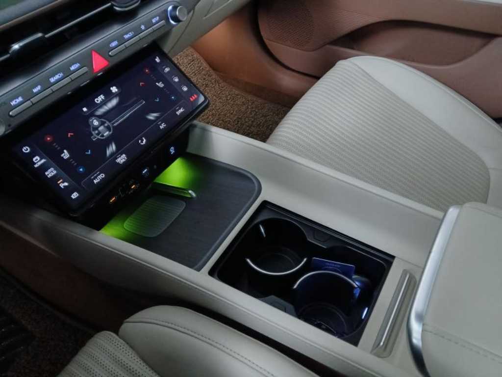 현대 디 올뉴그랜저 하이브리드 1.6 하이브리드 캘리그래피 - 이미지 2