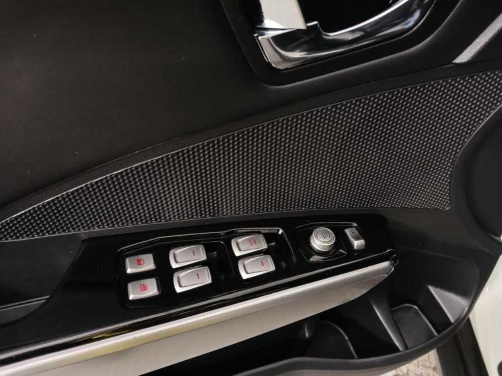 제네시스 티볼리 디젤 2WD VX - 이미지 10