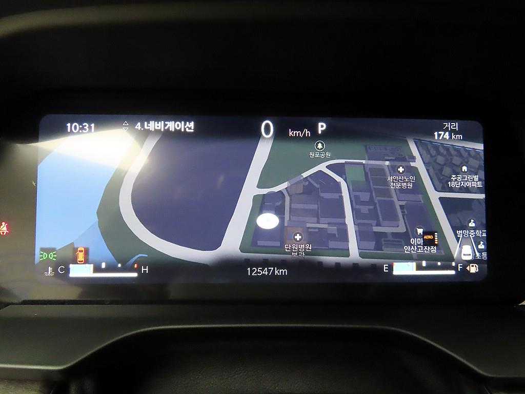 지프 그랜드 체로키(WL) 3.6 오버랜드 - 이미지 3