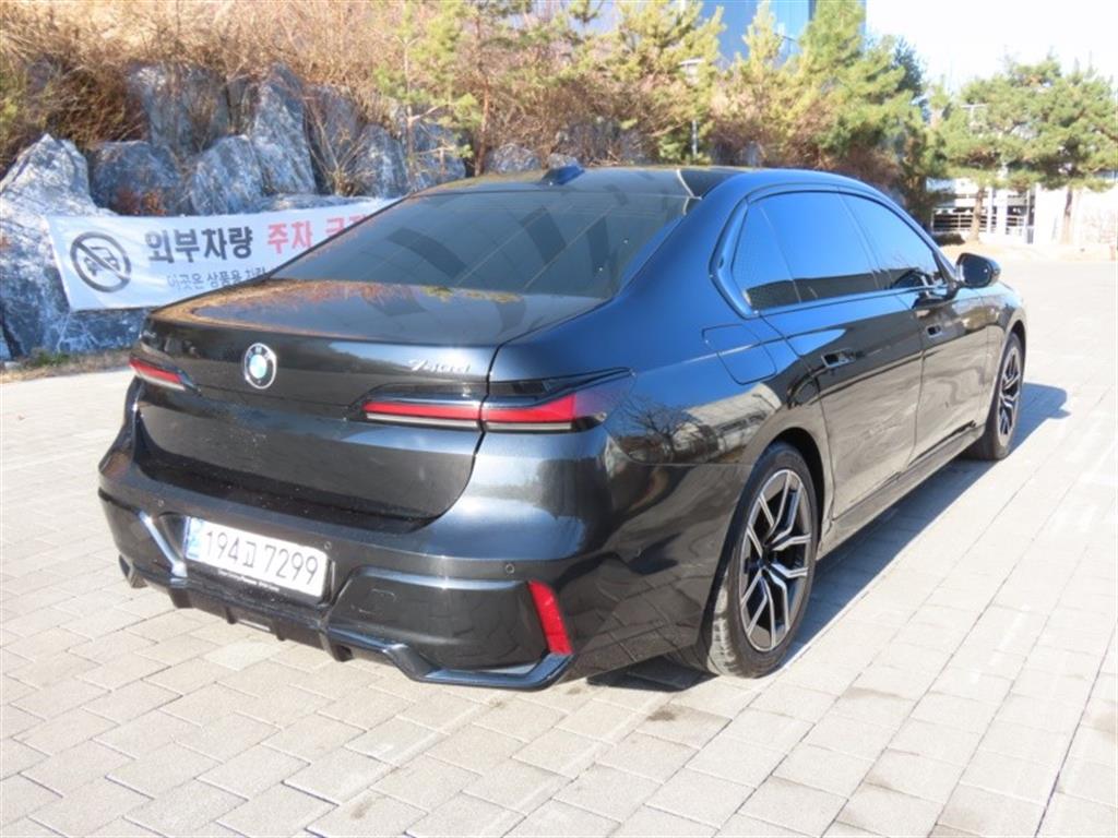 BMW 7시리즈(7세대) 740d xDrive M 스포츠 - 이미지 14