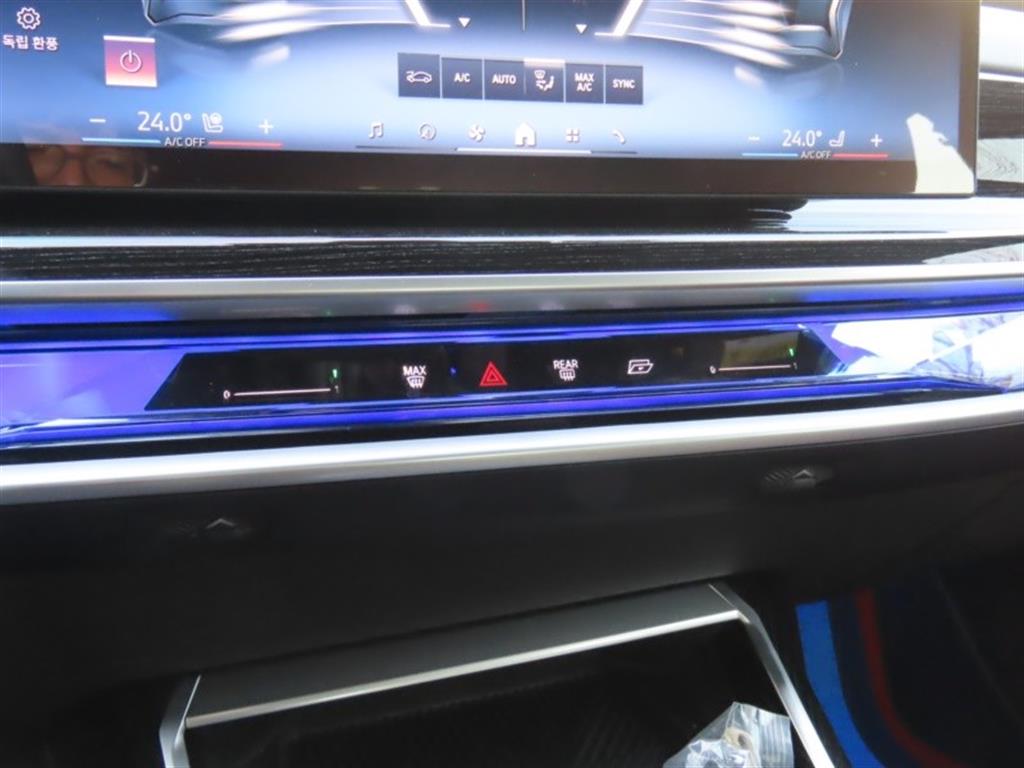 BMW 7시리즈(7세대) 740d xDrive M 스포츠 - 이미지 17