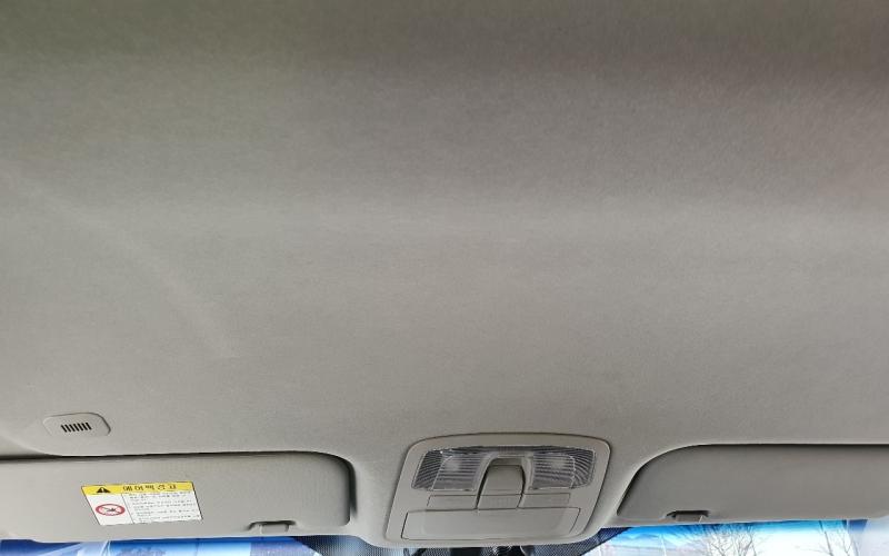 KG모빌리티(쌍용) 티볼리 가솔린 2WD LX 최고급형 - 이미지 2