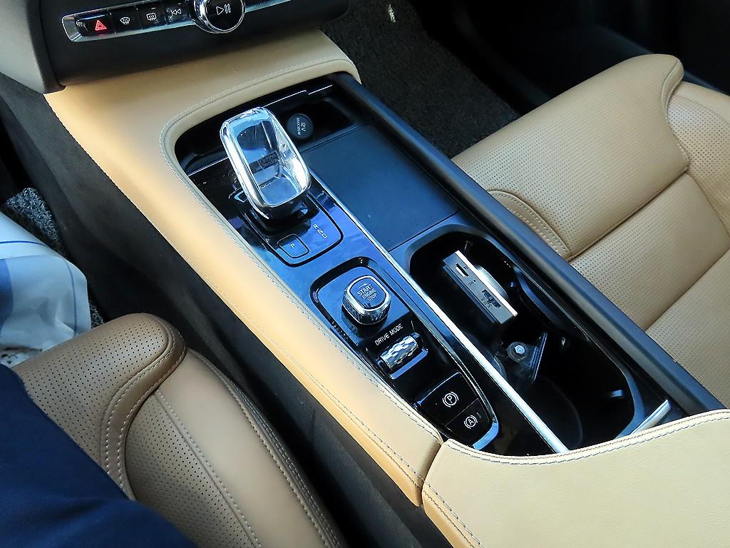 볼보 XC90(2세대) B6 AWD 인스크립션 - 이미지 14