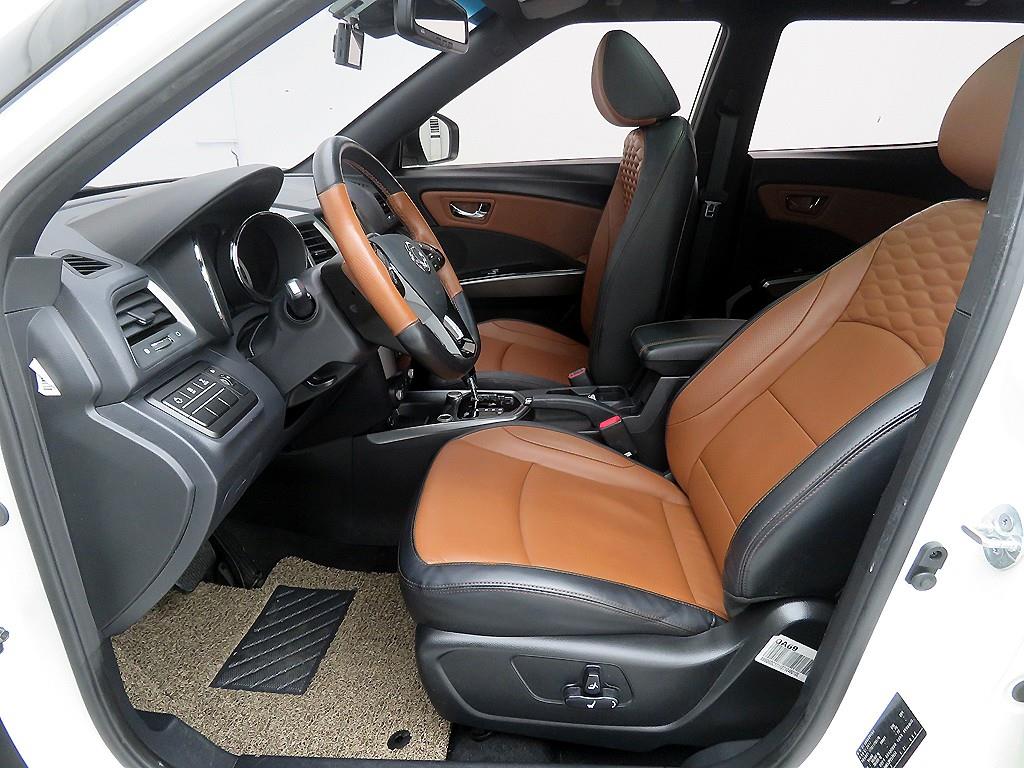 KG모빌리티(쌍용) 티볼리 아머 1.6 가솔린 4WD 기어에디션 - 이미지 4