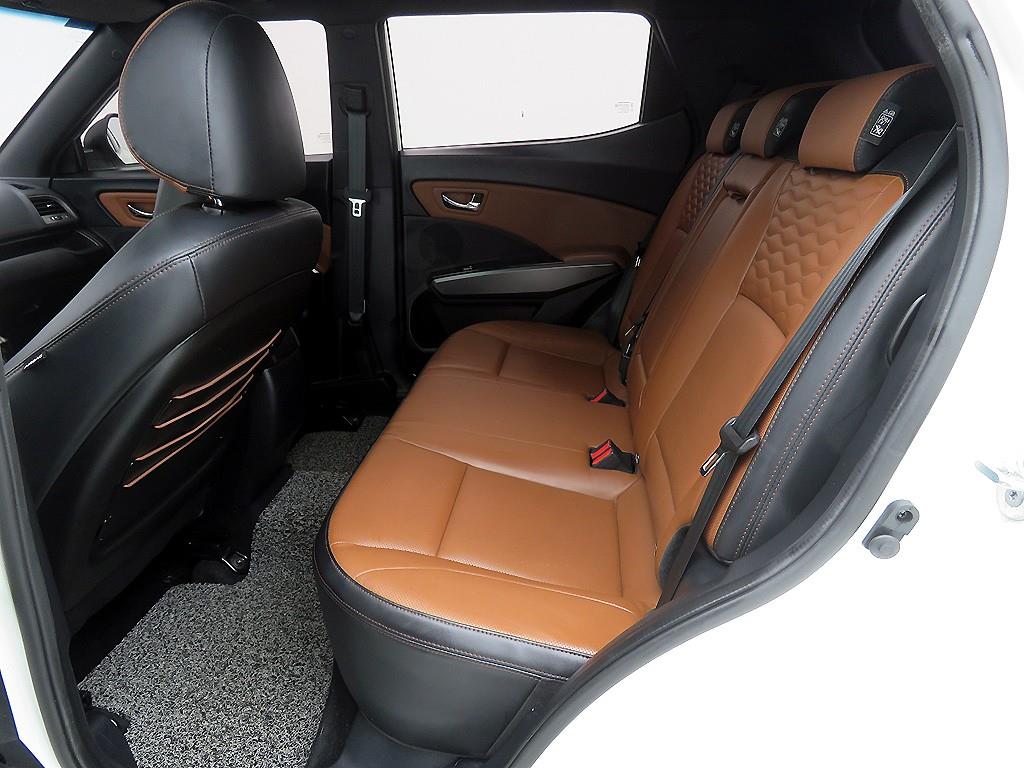 KG모빌리티(쌍용) 티볼리 아머 1.6 가솔린 4WD 기어에디션 - 이미지 19