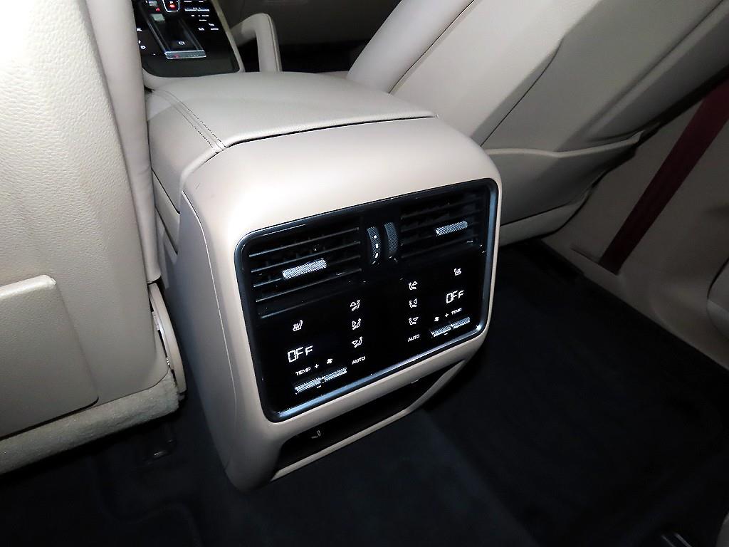 포르쉐 카이엔(3세대) 3.0 V6 - 이미지 11