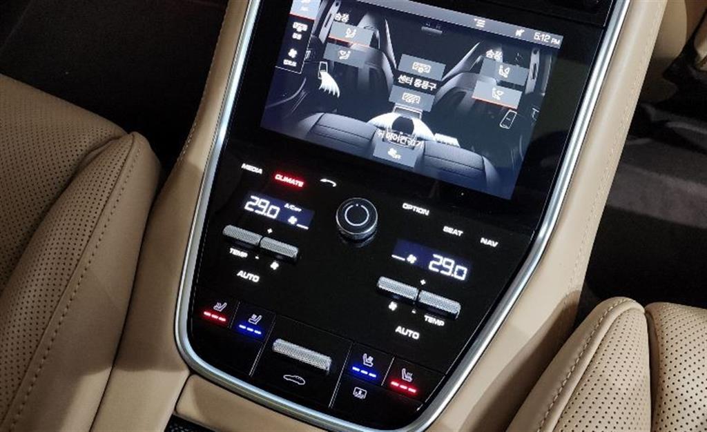 포르쉐 파나메라(2세대) 4.0 터보 - 이미지 18