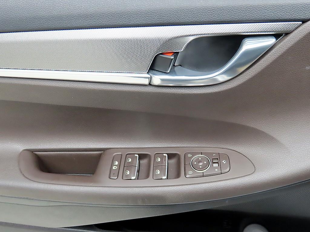 현대 더 뉴그랜저IG LPi 3.0 프리미엄 초이스 - 이미지 12