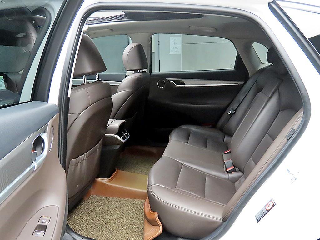 현대 더 뉴그랜저IG LPi 3.0 프리미엄 초이스 - 이미지 15