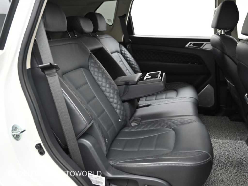 KG모빌리티(쌍용) 올 뉴렉스턴 2.2 4WD 프레스티지 - 이미지 12