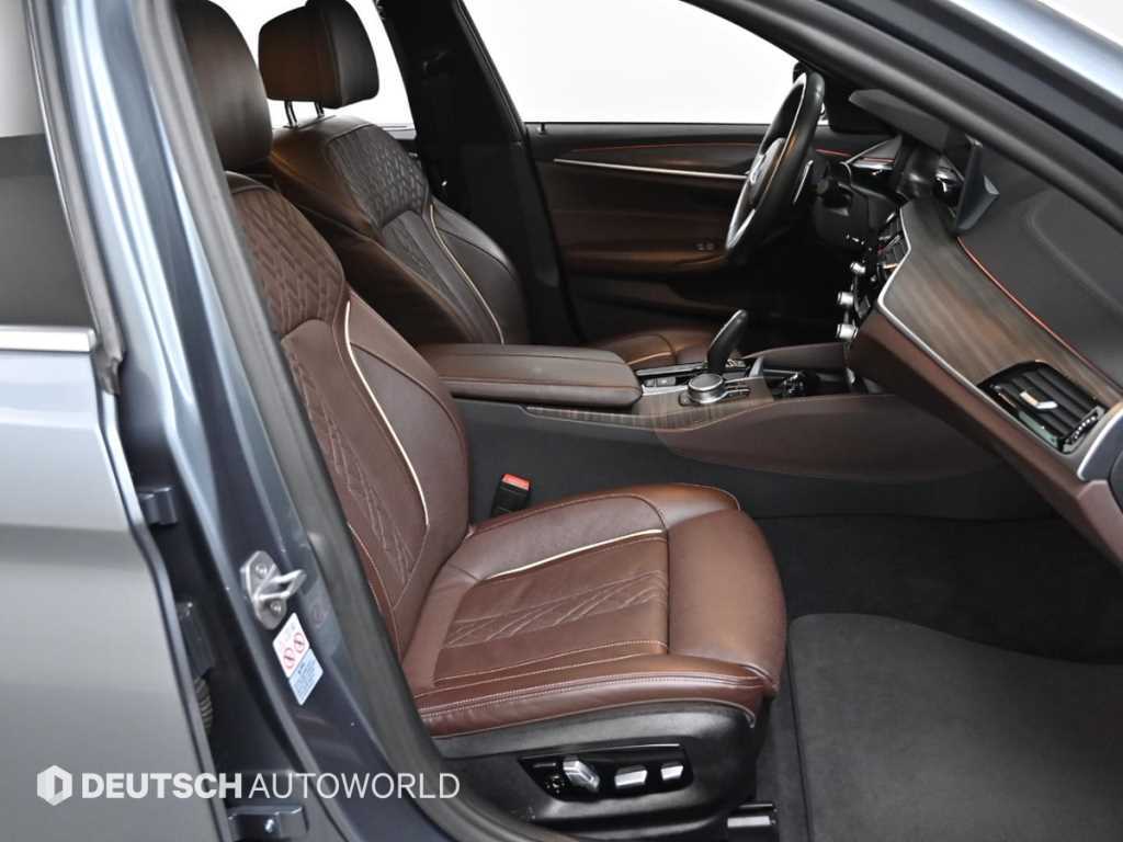 BMW 5시리즈(7세대) 530i M스포츠팩 플러스 - 이미지 17