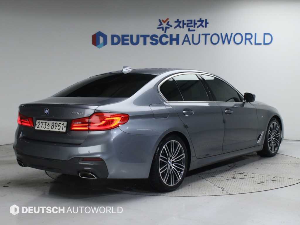 BMW 5시리즈(7세대) 530i M스포츠팩 플러스 - 이미지 13