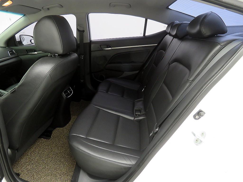 현대 아반떼AD 1.6 GDi 모던 - 이미지 15