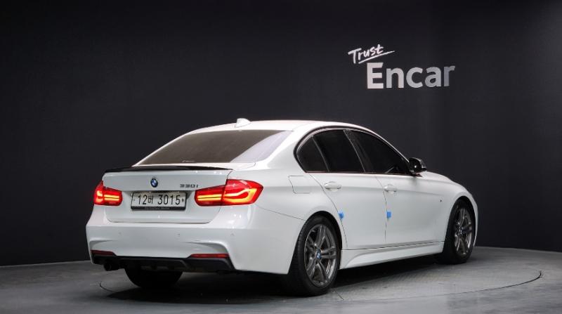 BMW 3시리즈(6세대) 320i M 스포츠 쉐도우 에디션 - 이미지 13