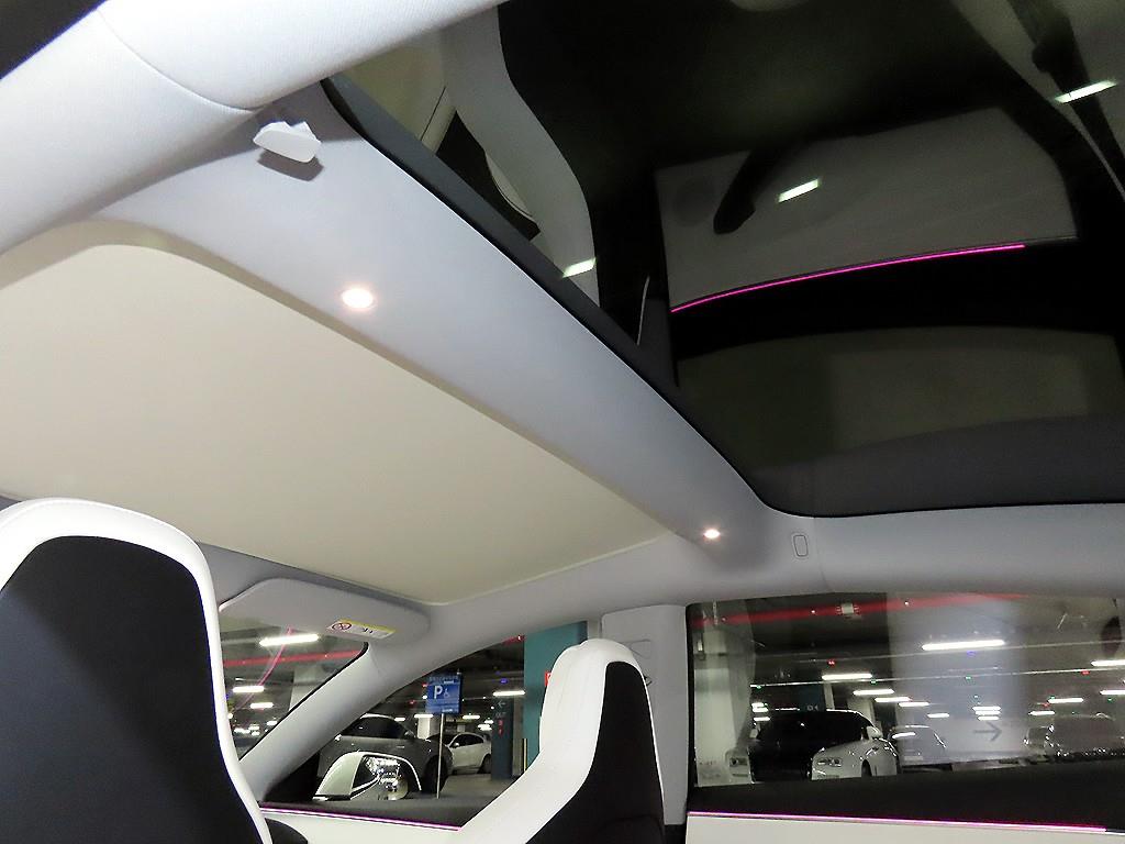 테슬라 모델 3 AWD 퍼포먼스 - 이미지 13