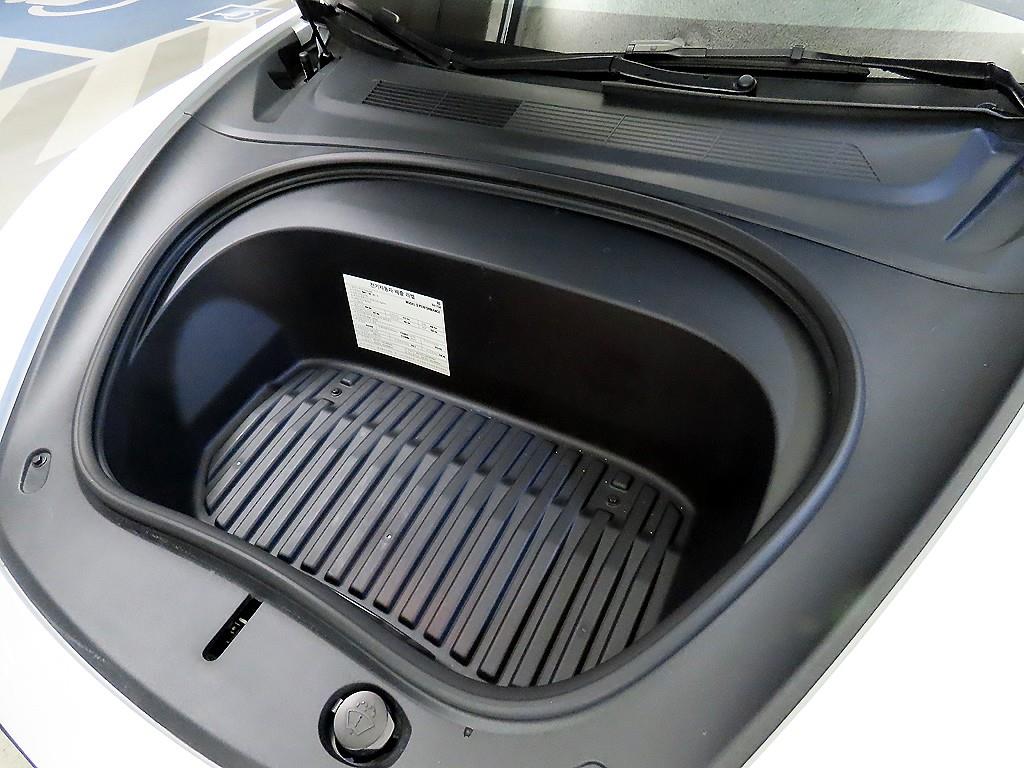 테슬라 모델 3 AWD 퍼포먼스 - 이미지 16