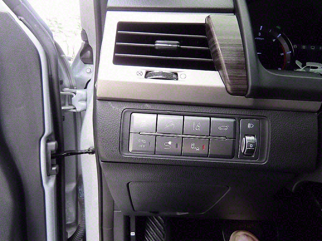 KG모빌리티(쌍용) G4 렉스턴 2.2 4WD 헤리티지 - 이미지 13