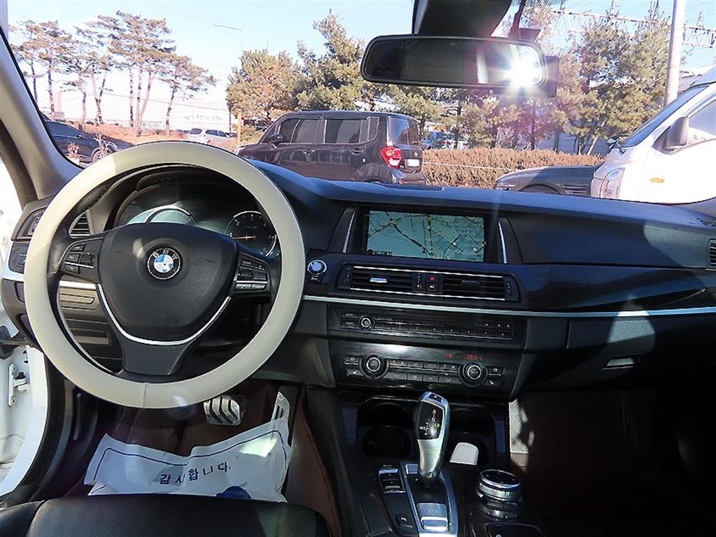 BMW 5시리즈(6세대) 520d 럭셔리 - 이미지 12