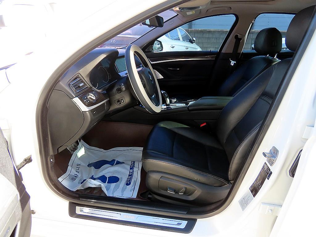 BMW 5시리즈(6세대) 520d 럭셔리 - 이미지 11
