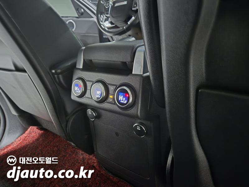랜드로버 디스커버리5 3.0 SD6 HSE - 이미지 12