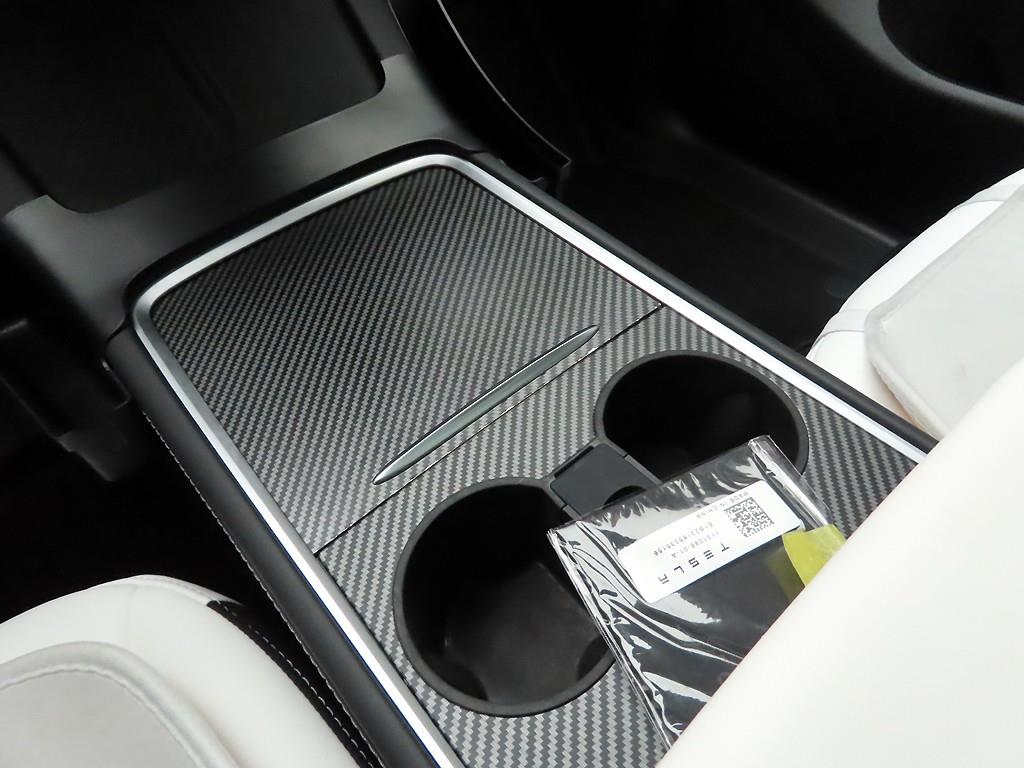 테슬라 모델 Y RWD - 이미지 18